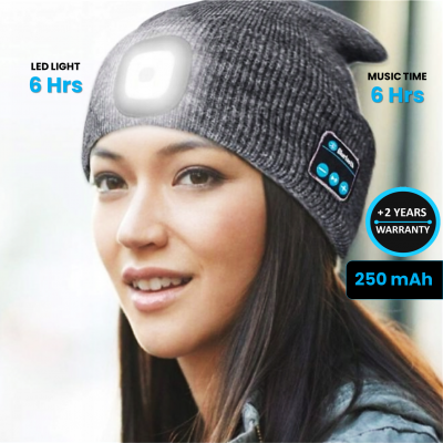 WINTER CAP WITH BLUETOOTH HEADPHONES AND LED TORCH